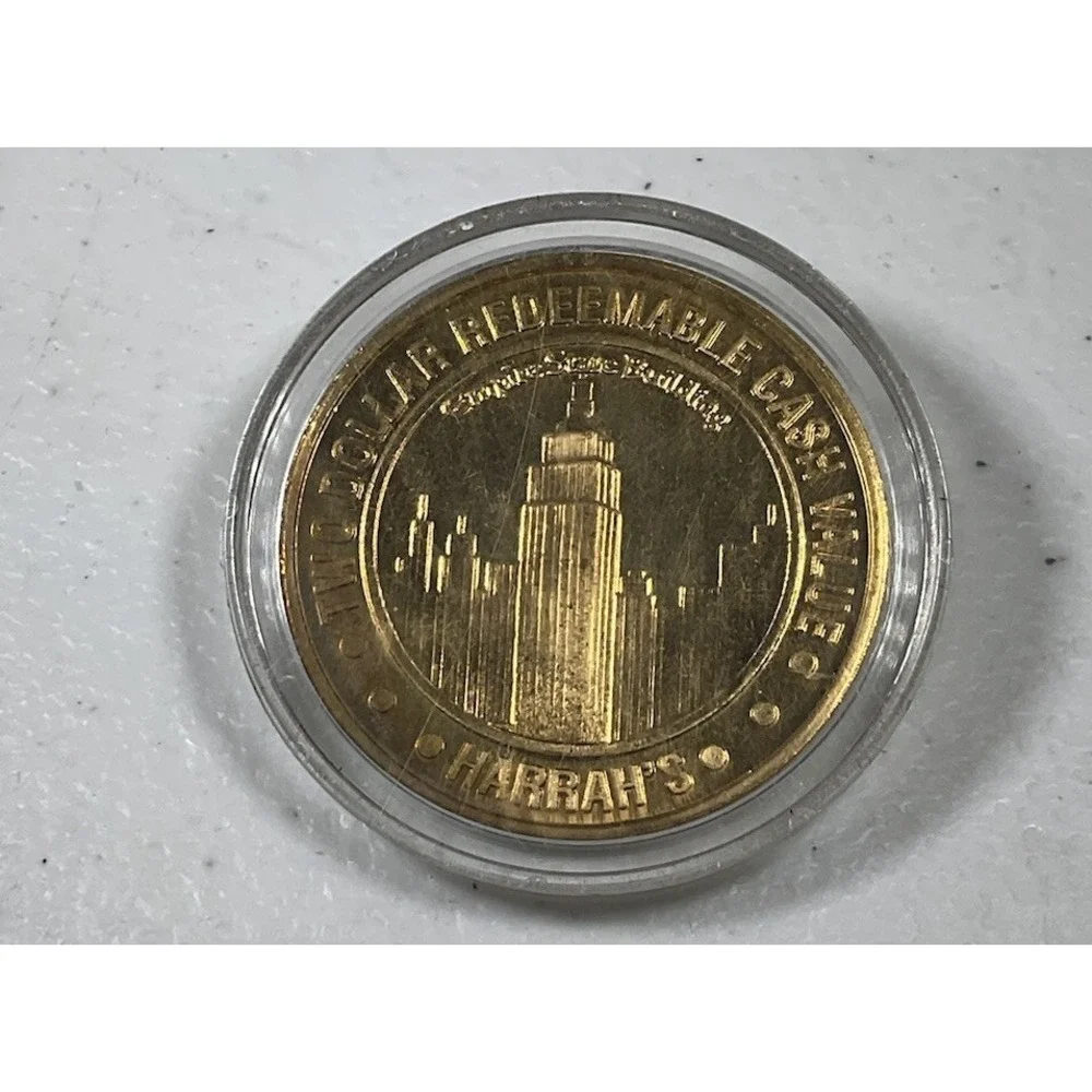 Harrah's Casino $2 Gaming Token Reno Nevada Empire State Building 1996